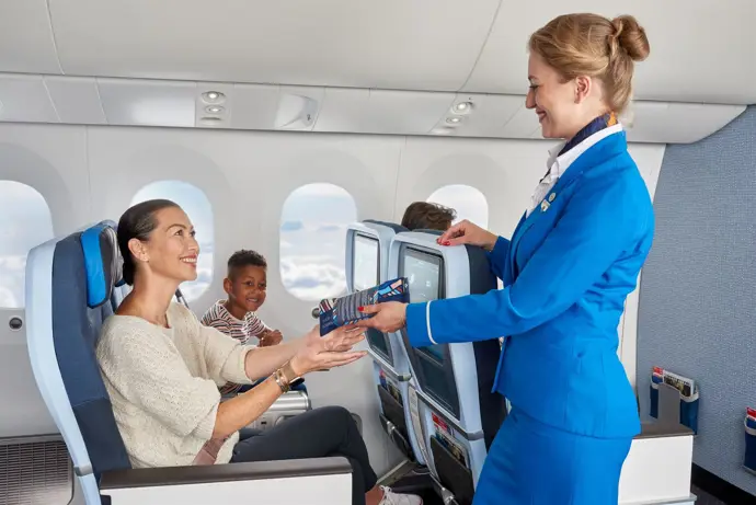 Sumar solicita en el Congreso que las azafatas de vuelo accedan a jubilación anticipada como los