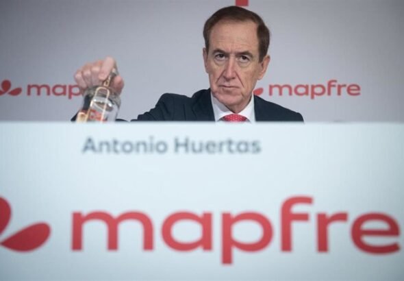 El presidente de Mapfre, Antonio Huertas, durante una rueda de prensa, en el Auditorio de Fundaci&oacute;n Mapfre, a 12 de febrero de 2026, en Madrid (Espa&ntilde;a).