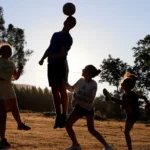 Más de 20 colegios de Ibiza han limitado o prohibido el fútbol en sus recreos. Buscan a una mujer