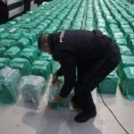 Incautaci&oacute;n de 13 toneladas de coca&iacute;na en un contenedor en el puerto de Algeciras (C&aacute;diz), la mayor en la historia del narcotr&aacute;fico en Espa&ntilde;a.