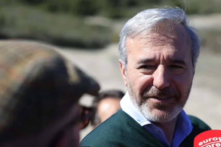 Azcón compara los físicos de Alegría y Montero, mientras la aragonesa apoda 'Torrente' a uno de