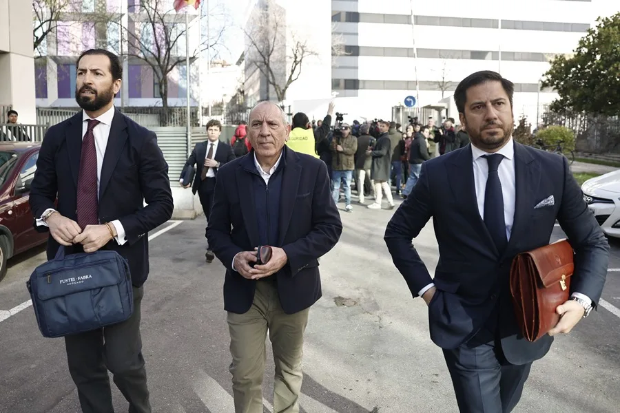 Abogados del exDAO acusan a la denunciante de agresión sexual de buscar beneficios económicos