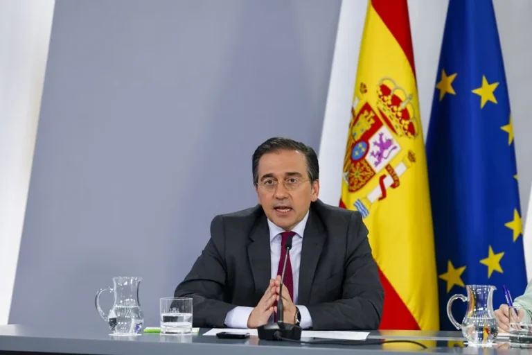 Embajada de España en Irán evacuada con éxito, según declara Albares. Persiste el mal tiempo en