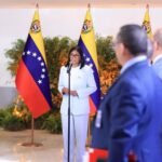 La presidenta encargada de Venezuela, Delcy Rodr&iacute;guez, comparece en el acto de firma de un acuerdo con la empresa energ&eacute;tica espa&ntilde;ola Repsol