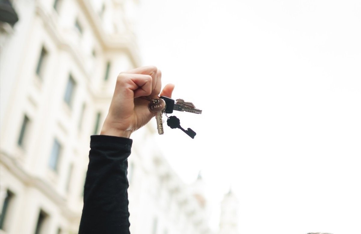 La factura de Hacienda al comprar tu primera vivienda con ayuda de tus padres varía según la