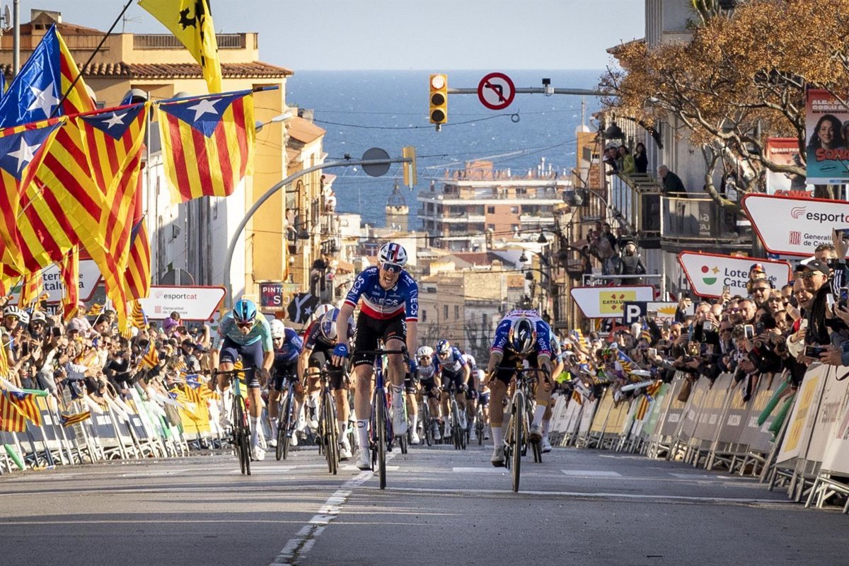 Godon vence a Evenepoel y se convierte en el primer líder de la Volta