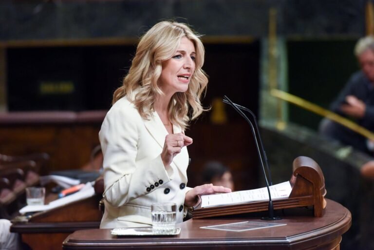 Díaz afirma que avanzará con el nuevo registro horario, ignorando los intentos del Ministerio de