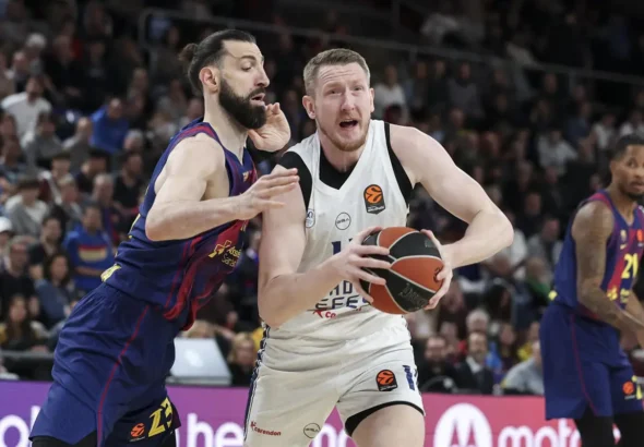 El Barça sigue con opciones tras vencer al Efes de Laso y mantiene viva la ilusión del título