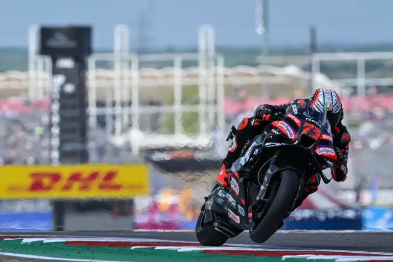 Bezzecchi conquista el domingo en Austin y Márquez mejora su sanción