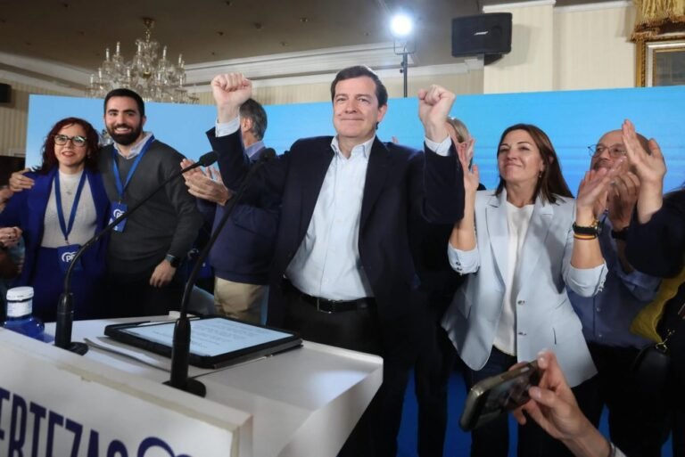 El PP necesita a un Vox moderado para gobernar mientras el PSOE continúa su ascenso en Castilla y