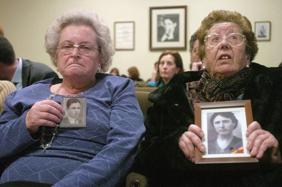 Un homenaje a las mujeres represaliadas por el franquismo