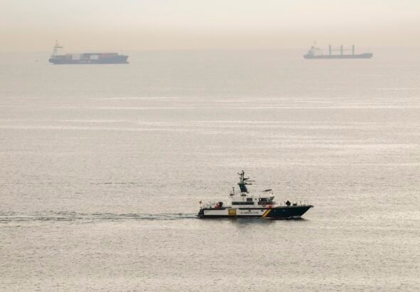Dos guardias civiles resultan heridos tras quedar a la deriva su patrullera al perseguir