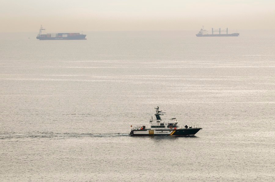 Dos guardias civiles resultan heridos tras quedar a la deriva su patrullera al perseguir