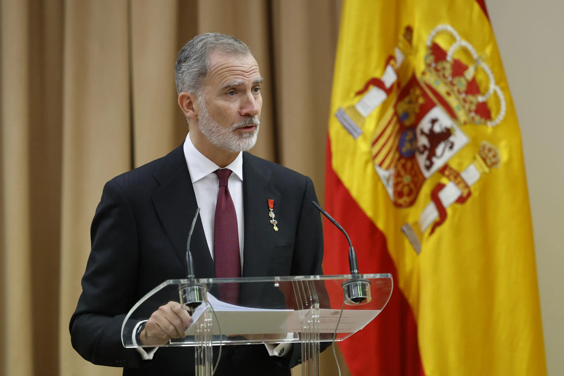 El rey expresa su apoyo a los líderes de Chipre, Baréin, Líbano y Kuwait tras la evacuación de