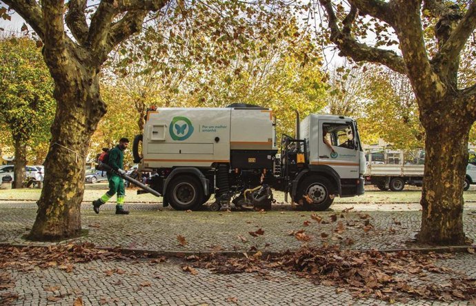 Veh&iacute;culo para la gesti&oacute;n de residuos de Urbaser.