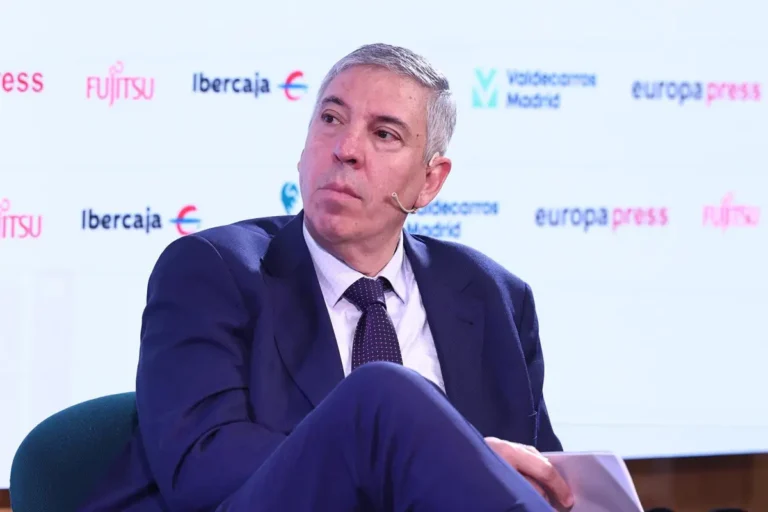 De los Mozos agradece a Escribano por su liderazgo en Indra y envía un mensaje de tranquilidad