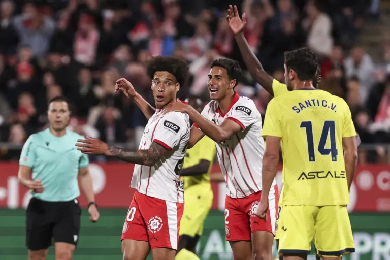 El Villarreal comete errores y el Girona da un paso hacia la salvación en LaLiga