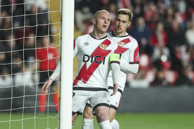 El Rayo busca en Vallecas su primer paso hacia unas históricas semifinales europeas