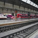 Archivo - Un tren Irlo y un Avant parados en  la estaci&oacute;n de Santa Justa de Sevilla