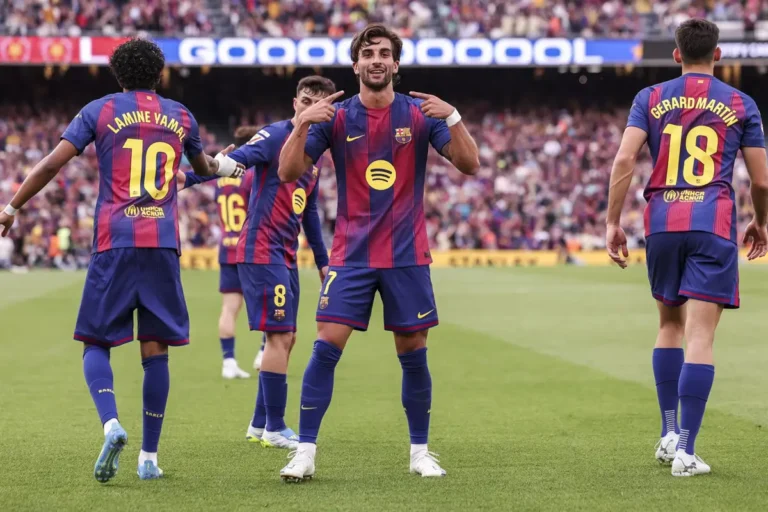 El Barça festeja medio título con el derbi en su camino hacia la gloria esta temporada