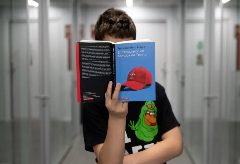 El PSOE solicita en el Congreso investigar el "bibliocausto" del franquismo en España