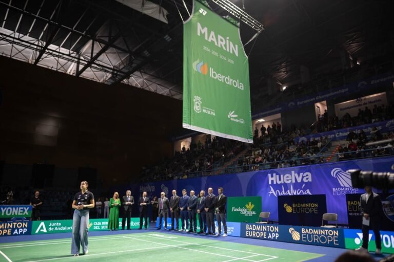 Carolina Marín se despide del bádminton con un emotivo homenaje en Huelva lleno de recuerdos y