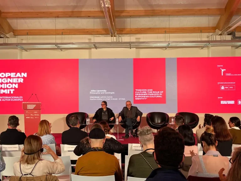 Gilles Lipovetsky considera la sostenibilidad como clave y un desafío central en la moda hoy