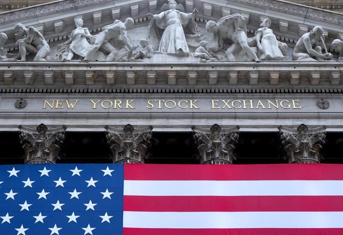 Archivo - Wall Street se dispara tras la reapertura del estrecho de Ormuz, con el S&P 500 y el Nasdaq en m&aacute;ximos.