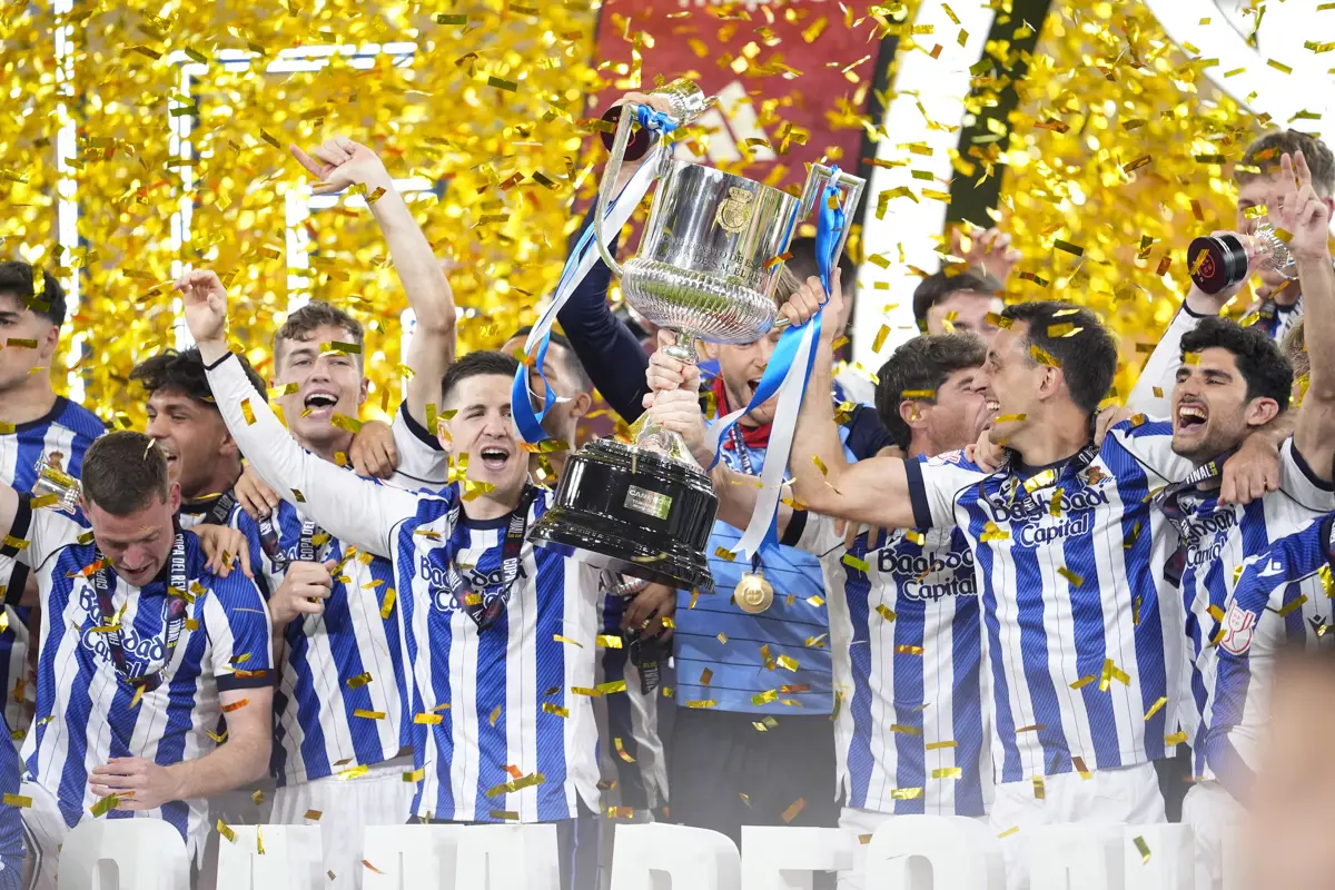 la real sociedad logra una emocionante victoria sobre el atlético en la final de la copa