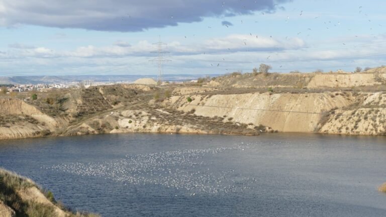 Madrid ampliará la mina que amenaza la laguna de Ambroz hasta 2037, a pesar de su valor ecológico