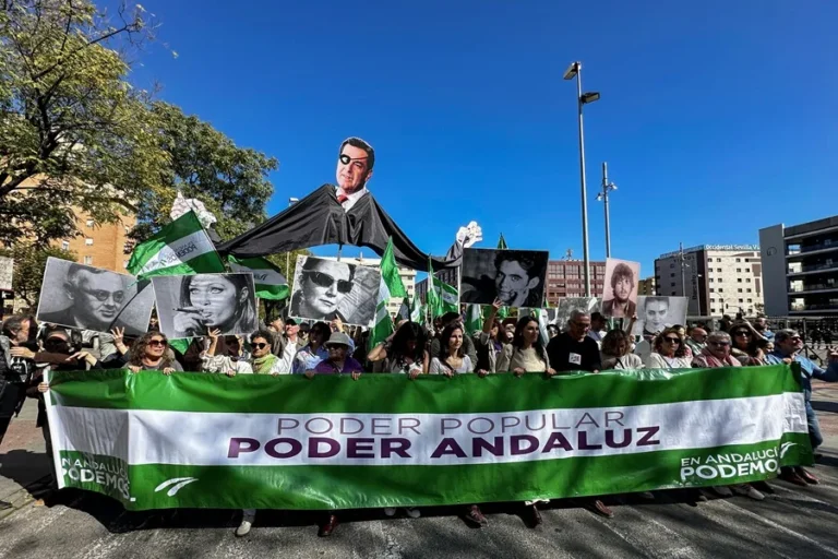 Los miembros de Podemos apoyan la coalición con Sumar e IU para las elecciones en Andalucía
