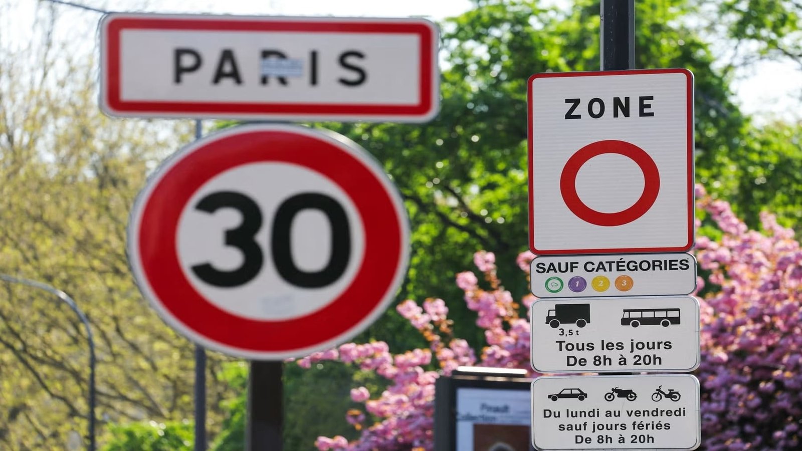 La anulación de las zonas de bajas emisiones en Francia provoca un intenso debate político y